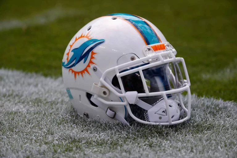 Dolphins Claim Young CB Prospect Off Waivers