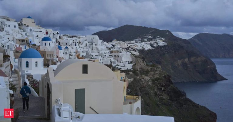 Santorini Greece Earthquakes: Why 8,000 tremors have hit the islands with Spiderweb-like faults and a 6.5 lakh-year dark history
