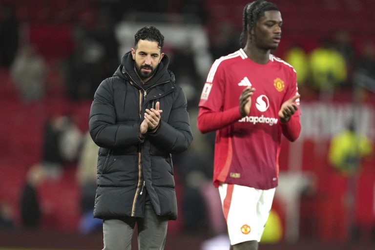 Manchester United crashes out of FA Cup