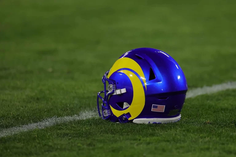 Rams Sign Wide Receiver Away From Eagles