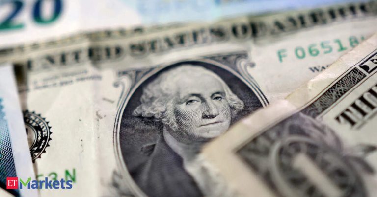 US dollar makes weekly gains on renewed trade deal optimism