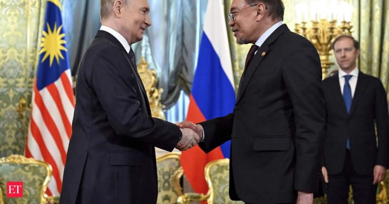 Anwar Ibrahim says raised MH17 downing with Putin in Moscow