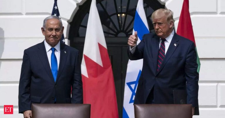 Trump Shrugs Off Netanyahu on Gulf Tour