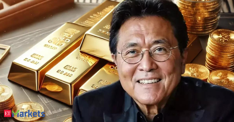 Rich Dad, Poor Dad author warns U.S. debt downgrade signals 1929 Depression, urges buying gold, silver, Bitcoin