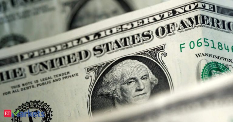 Dollar set to snap 4-week winning streak on US fiscal health worries