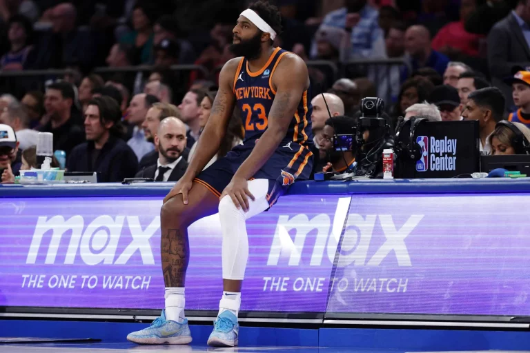 Mitchell Robinson Is Going Viral For Ugly Free Throw Attempt