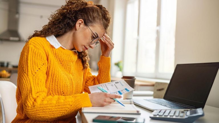 17 Money Hacks for When Your Paycheck Can’t Cover Your Bills