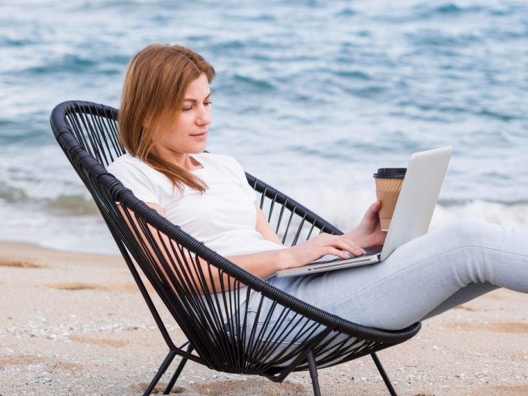 Living Without Borders in the Digital Nomad-Driven Economy