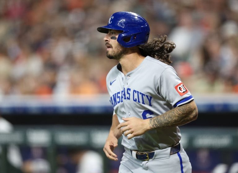Two early uprisings spark Royals to win over Astros