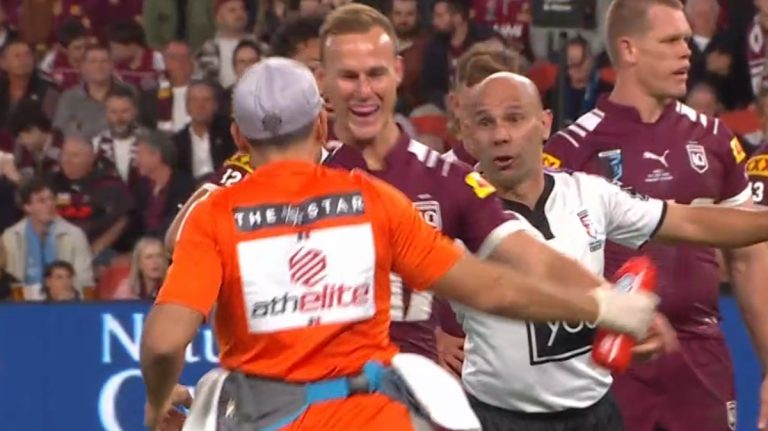 State of Origin 2025 | Referee Ashley Klein sprays NSW Blues trainer video, kicking ball away act revealed