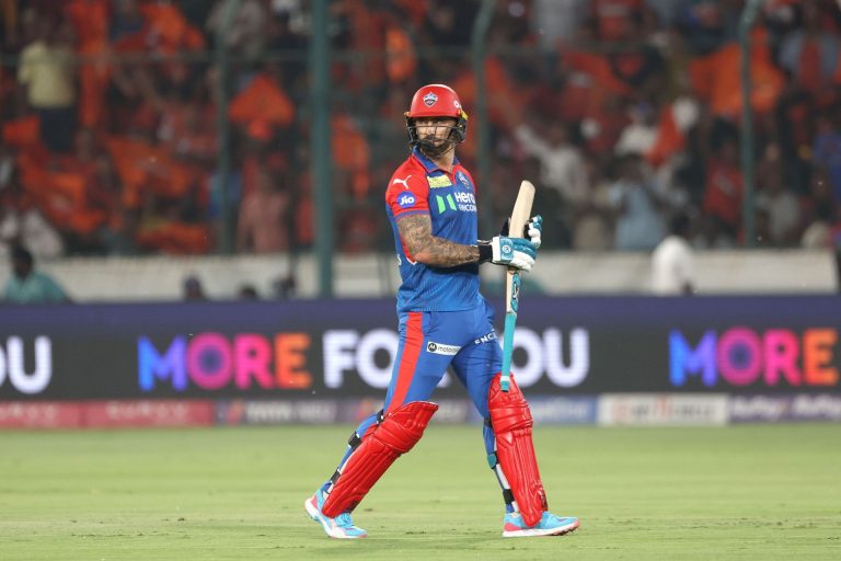 Faf du Plessis’ struggle comes to an end as Arshad Khan removes him for 5 off 10 in DC vs GT IPL 2025 match