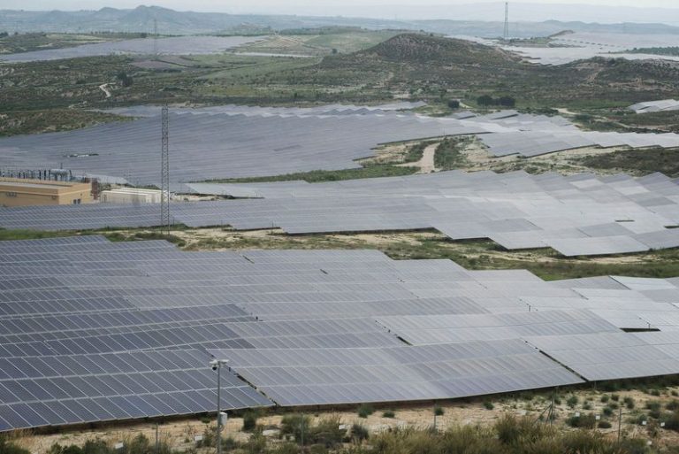US tariffs, Europe slowdown reshape global solar panels trade