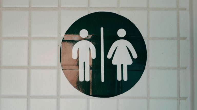 ‘I saw the phone move’: Bengaluru woman accuses Anand Sweets staffer of secretly filming her in washroom