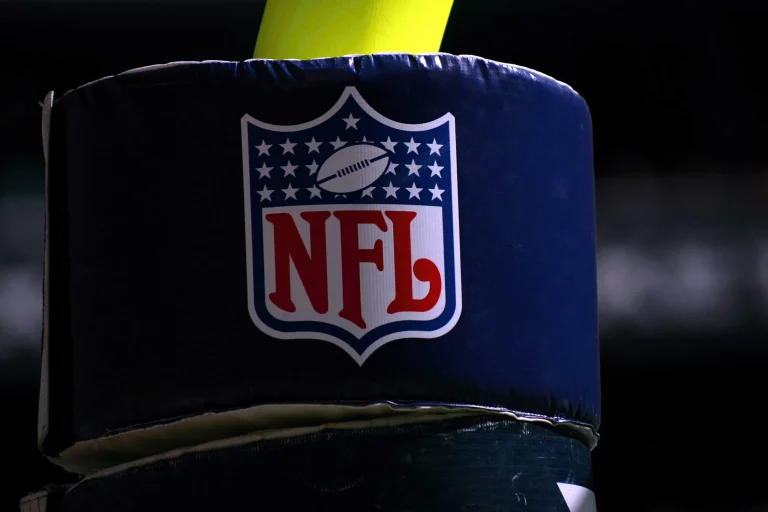 49ers Make 2 Roster Moves on Monday