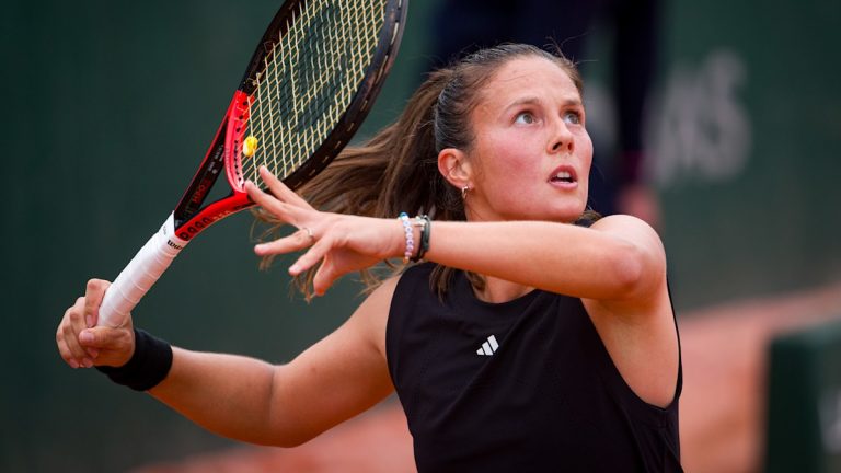 Daria Kasatkina beats Leolia Jeanjean, lauds Aussie support as she advances to third round