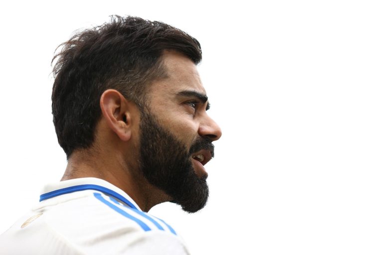 Tennis legend Novak Djokovic sends a 2-word message to Virat Kohli after he retires from Test cricket