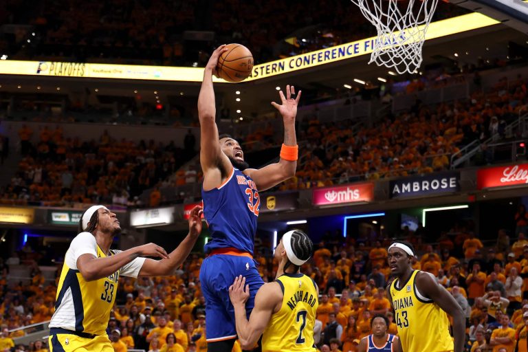 Knicks come back from 20 down to beat Pacers in Game 3