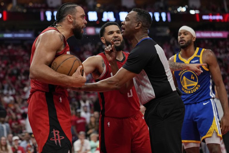 Rockets avoid elimination, routs Warriors in Game 5
