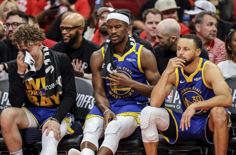 Warriors return home with another chance to oust Rockets