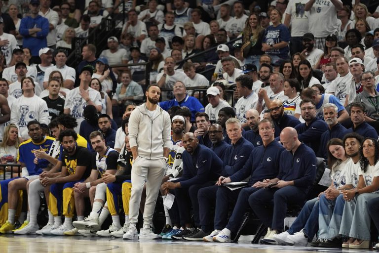 Steph Curry can only watch as Warriors fade out of playoffs