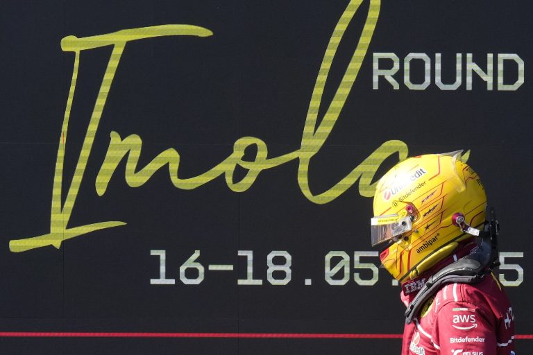 Lewis Hamilton’s 4th-place finish highlights Ferrari’s tough season