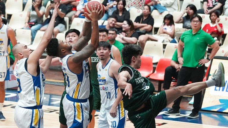 Hotshots rise to 5-0, breaking little sweat with easy flattening of pathetic Dyip