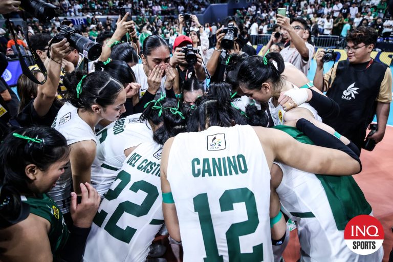 La Salle gets love from fans after runner-up finish to NU