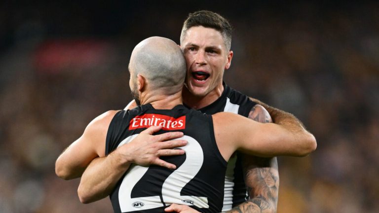 Footy Fix: Smart, slick, scintillating Pies expose every Hawks weakness