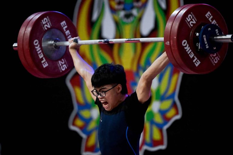 Delos Santos stuns Chinese ace for two weightlifting golds