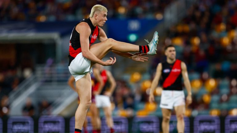 Footy Fix: How Brad Scott went old school, flipped the magnets