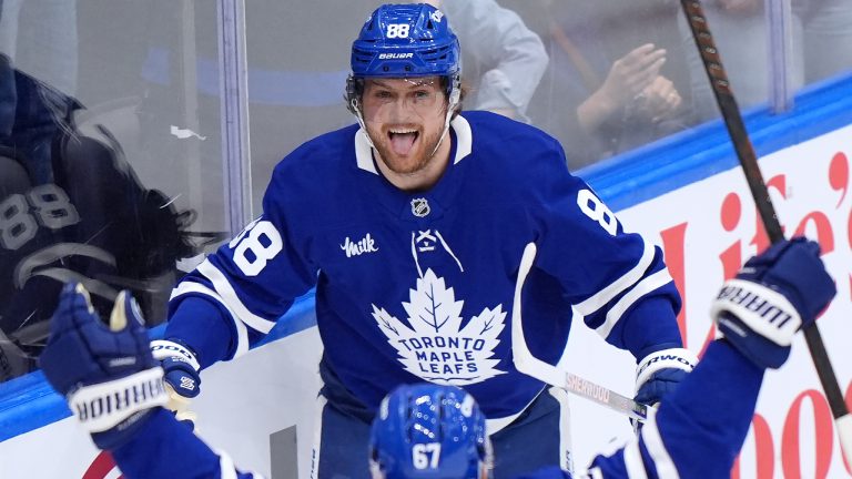 Nylander’s tone-setter, Knies’ clutch winner carry Maple Leafs to Game 1 win