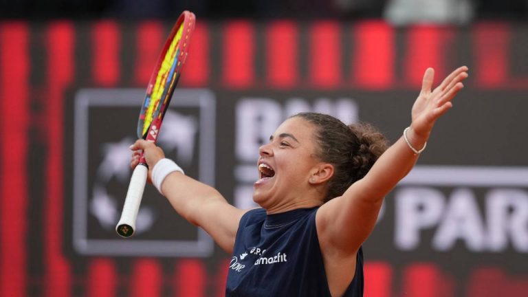 Paolini beats Gauff, becomes first home player in 40 years to win Italian Open
