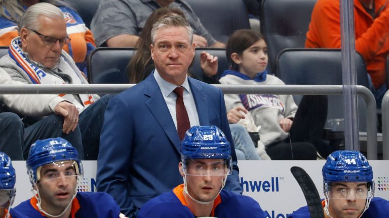 Patrick Roy to remain Islanders head coach, says GM Mathieu Darche