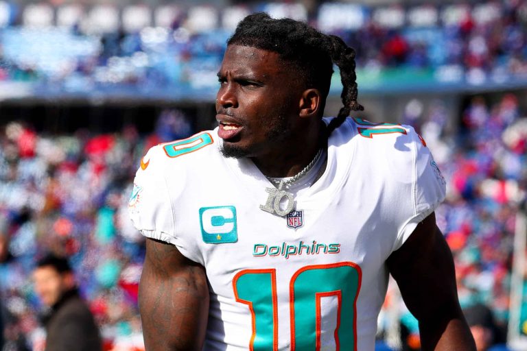 Dolphins Veteran Raves About Tyreek Hill’s Growth As A Leader In OTAs