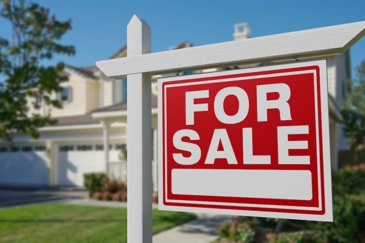 ‘Sellers Need To Wake Up—This Isn’t 2021 Anymore,’ A Real Estate Agent Says, Claiming Homes Are Sitting For Weeks After Price Cuts