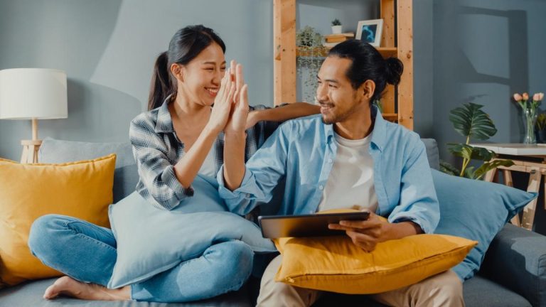 Here’s How To Maximize Your Income If You’re in a Dual-Income Household, According to Rachel Cruze