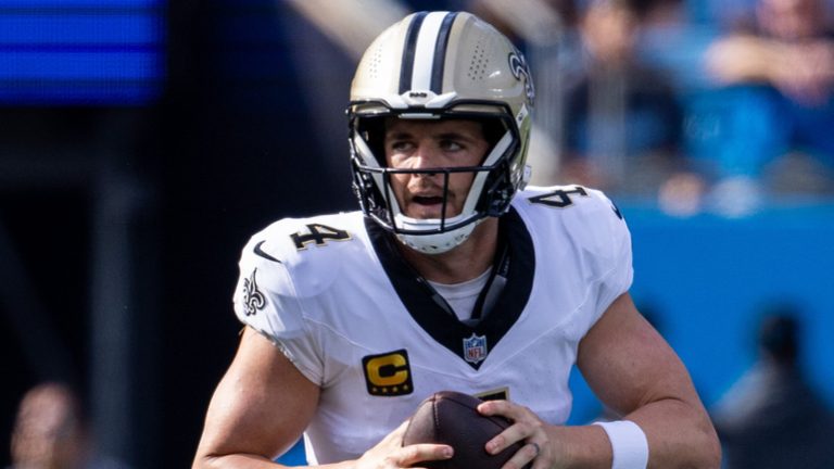Derek Carr makes shocking career decision
