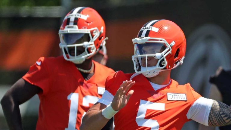 Dillon Gabriel reacts to Browns drafting Shedeur Sanders