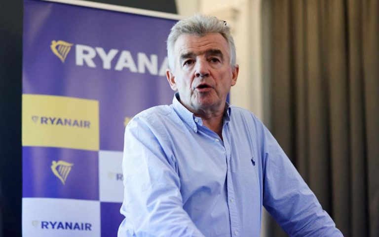 O’Leary in line for €100m bonus as Ryanair shares hit record high