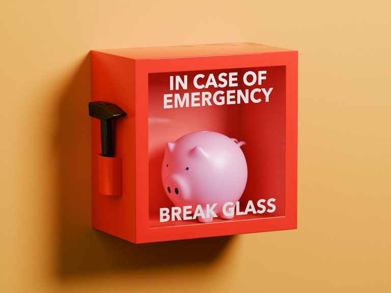 I’m a wealth advisor. These are my top tips for navigating market uncertainty, including how to manage your retirement savings.