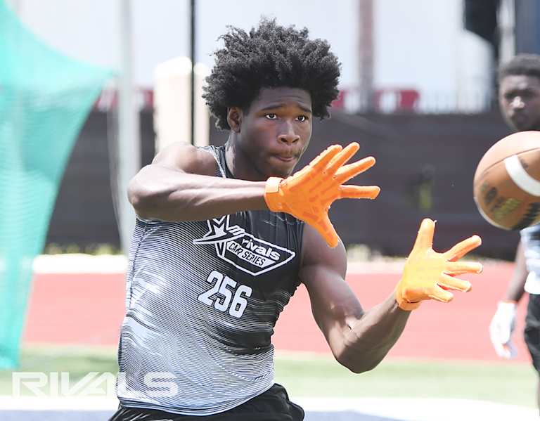 Recruiting Rumor Mill: Calendar packed with visits, showcases
