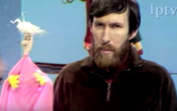 A Young Jim Henson Teaches You How to Make Puppets with Socks, Tennis Balls & Other Household Goods (1969)