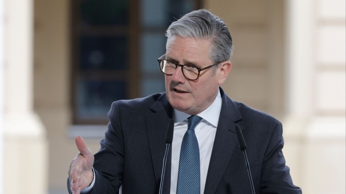 Starmer unveils migration curbs