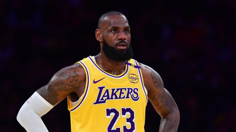 Lakers’ fourth-quarter woes were historically bad