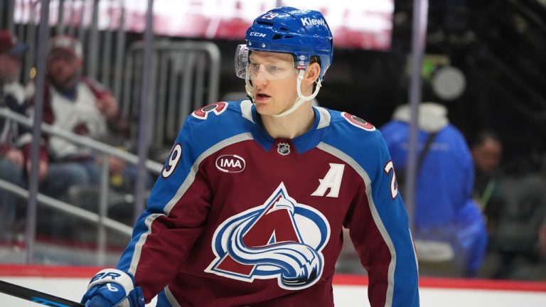 Report: Nathan MacKinnon to join Canada for world championship
