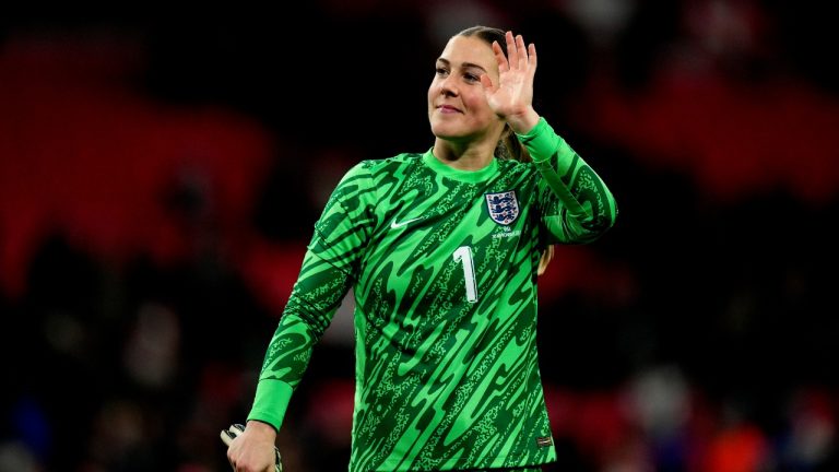 England goalkeeper Mary Earps suddenly retires from national team