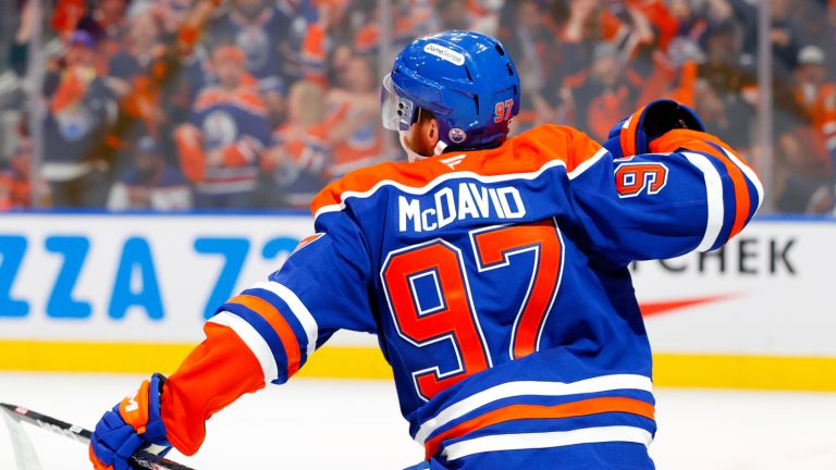 McDavid is on a mission as Oilers take 2-1 series lead