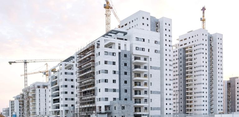 Real estate investors buying more expensive apartments