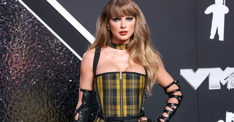 Taylor Swift Debuts ‘Look What You Made Me Do (Taylor’s Version)’ in ‘The Handmaid’s Tale’