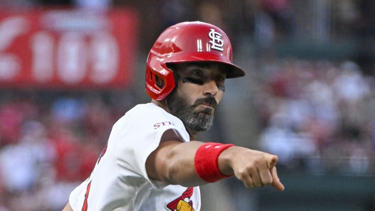 Three-time All-Star announces retirement from baseball